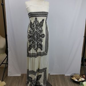 NWT Shoreline OS fits most black and white maxi